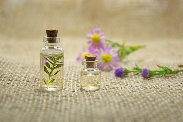 wholesale organic oils are the naturally extracted essence of various parts